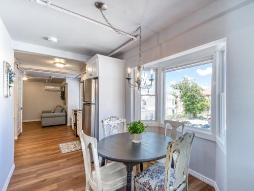 Updated Victorian Gem With Private Balcony Home