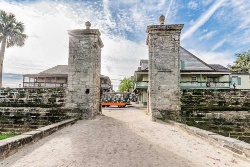 Romantic Escape In Downtown St Augustine