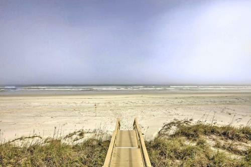 Bright St Augustine Home - Walk To Crescent Beach