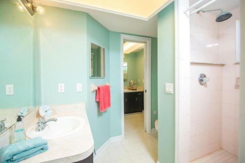 Bright St Augustine Home - Walk To Crescent Beach