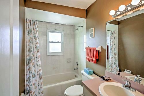 Bright St Augustine Home - Walk To Crescent Beach