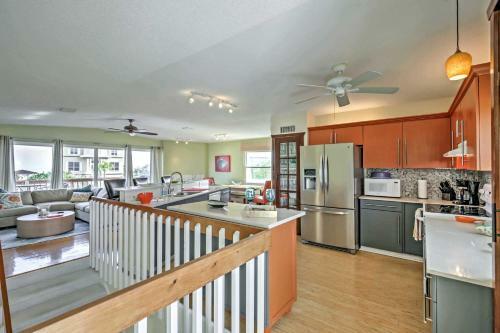 Bright St Augustine Home - Walk To Crescent Beach