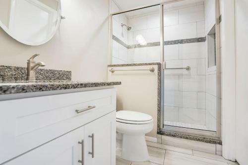 Ocean Views, Heated Pool, Private Patio, Steps To The Beach!