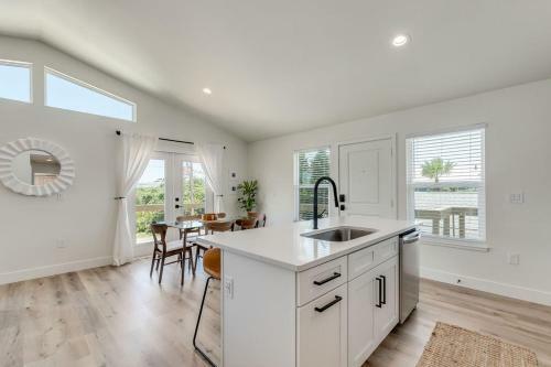 Bright, New Beach House -- 2 Blocks To Beach!