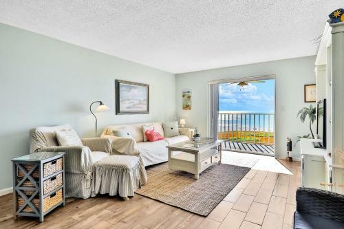 Treasure Sands - Gulf Blvd