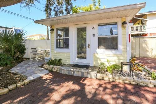 The Cottages At Madeira Beach/octopus