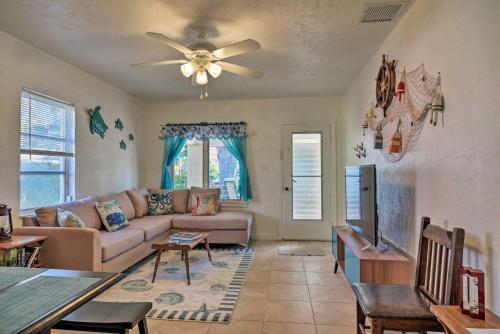Treasure Island Bungalow- Walk To Gulf And Pier