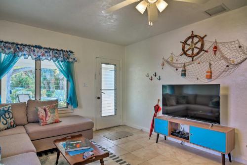 Treasure Island Bungalow- Walk To Gulf And Pier