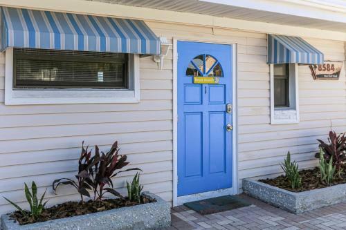 Apartamento Beach Hugger 1 - Charming Beach Front Cottage Efficiency
