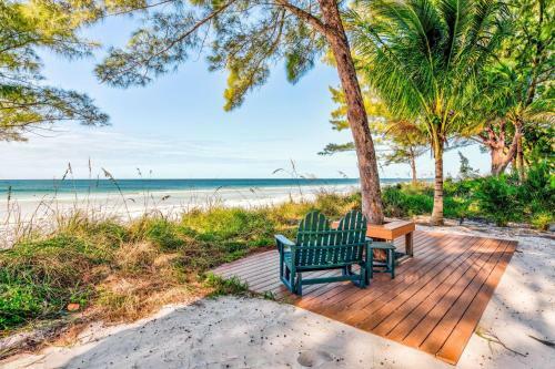 Apartamento Beach Hugger 1 - Charming Beach Front Cottage Efficiency