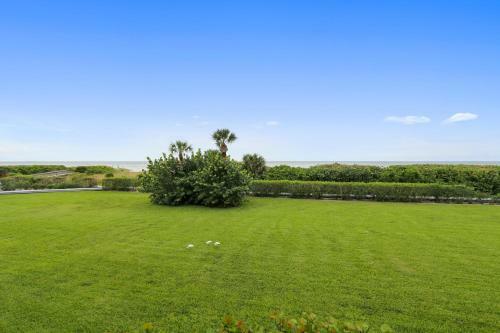 Land's End #202 Building 10 - Beachfront / Fully Remodeled!!