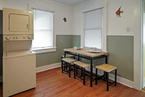 Treasure Island Cottage, Near Boardwalk And Beach!