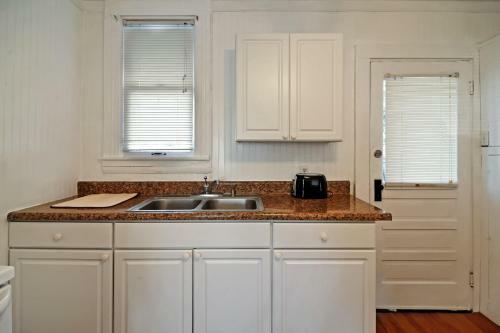 Treasure Island Cottage, Near Boardwalk And Beach!