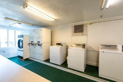 Hotel Grand Shores West