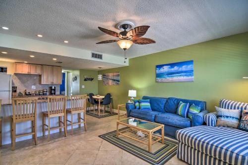 Apartamento Sunny Seaside Condo With Pool And Walk To Beach!