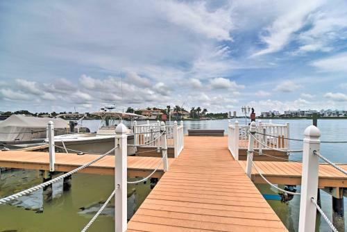 Apartamento Lavish St Pete Beach Escape With Pool Access!