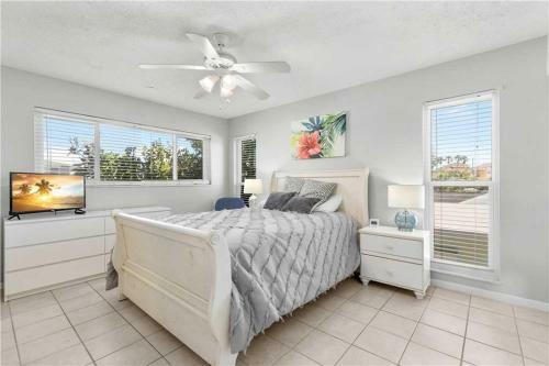 Seabreeze, 3br, Walk To Beach, Wifi, Pet Friendly, Sleeps 10