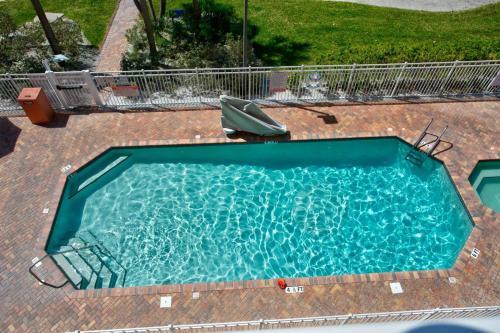 403 - Surf Beach Resort