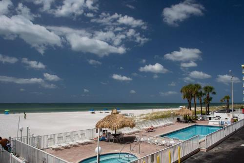 Sea Breeze 106 Beachfront Condo