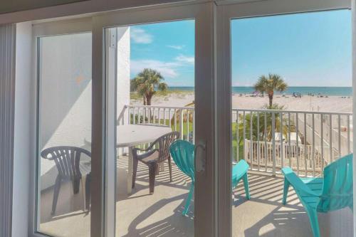 Sea Breeze 106 Beachfront Condo