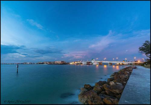 Affordable Beach Condos -three Bed 3 Bath House Home