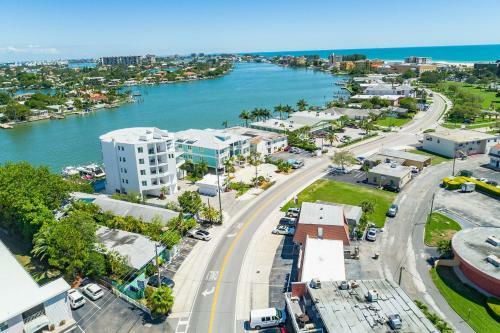 Affordable Beach Condos -three Bed 3 Bath House Home