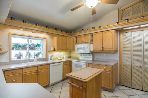 Affordable Beach Condos -three Bed 3 Bath House Home