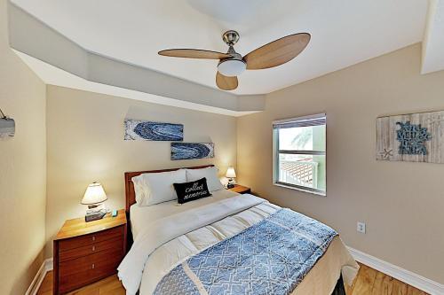 Apartamento Latitude Adjustment - Pool, Hot Tub, Walk To Beach Condo
