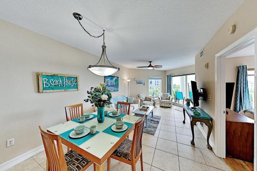 Apartamento Latitude Adjustment - Pool, Hot Tub, Walk To Beach Condo