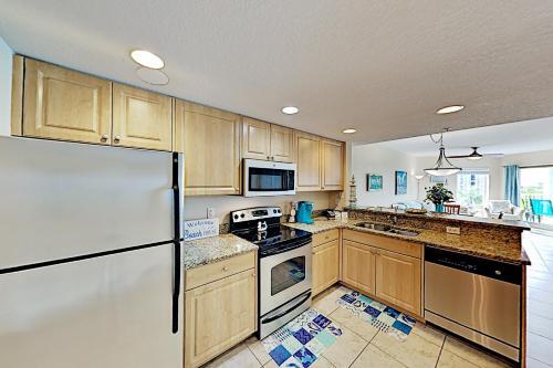 Apartamento Latitude Adjustment - Pool, Hot Tub, Walk To Beach Condo
