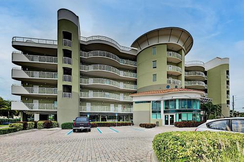 Apartamento Latitude Adjustment - Pool, Hot Tub, Walk To Beach Condo