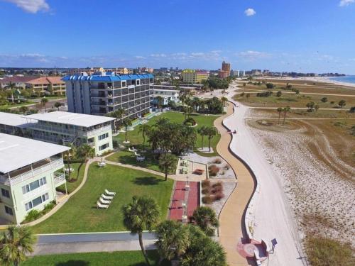 Apartamento Tropic Terrace #41 - Beachfront Rental Apts