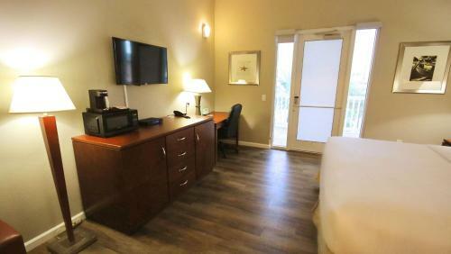 John's Pass Hotel - Brand New Property