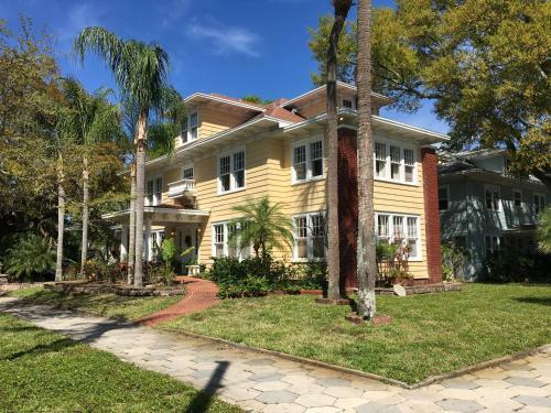 Bed & Breakfast Bay Street Inn