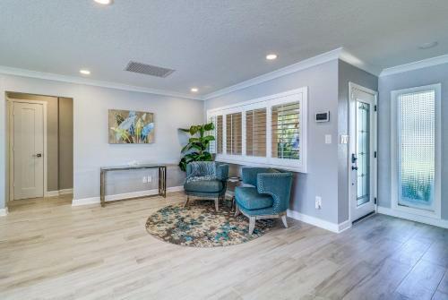 New Listing! Modern Retreat With Private Pool & Dock Home