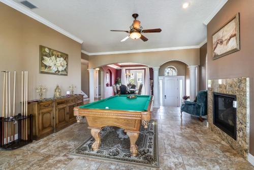Gulf-front Estate With Pool & Direct Beach Access Home