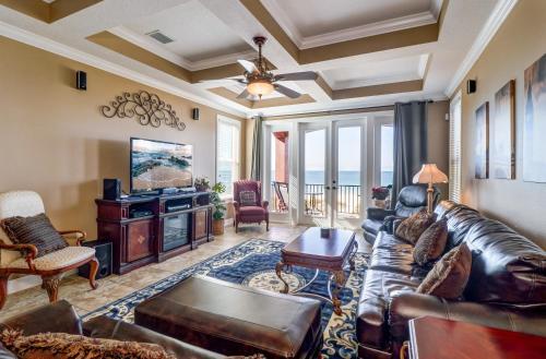 Gulf-front Estate With Pool & Direct Beach Access Home