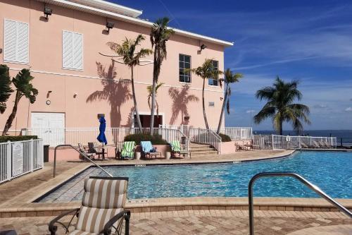 Apartamento Bayfront Condo 3mi To Downtown St Petersburg