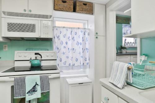 Sol Mate Beach Cottage