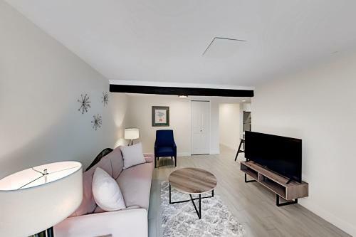 Apartamento Golden Getaway - Charming Home In Historic Enclave Duplex