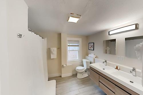 Apartamento Golden Getaway - Charming Home In Historic Enclave Duplex