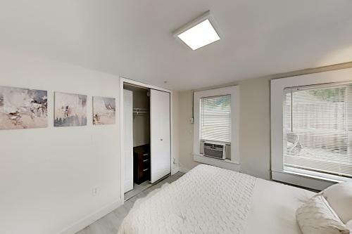 Apartamento Golden Getaway - Charming Home In Historic Enclave Duplex