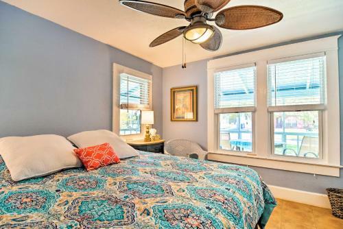 Old St Pete Bungalow - Downtown 1 Mi, Beach 8 Mi!
