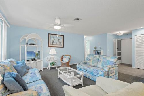 Quiet Resort Condo Surrounded By Tropical Vegetation - Blind Pass E102
