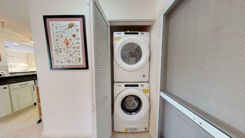 Blind Pass Condo F204 On Beautiful Sanibel Island