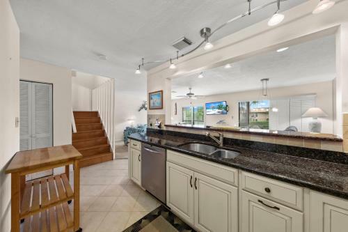 Blind Pass Condo F204 On Beautiful Sanibel Island