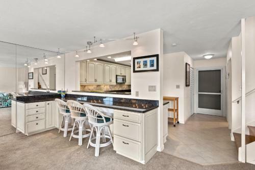 Blind Pass Condo F204 On Beautiful Sanibel Island