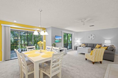 Quiet Spacious Resort Condo Near Bowmans Beach - Blind Pass E109