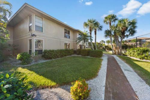 Blind Pass Condo E110 On Beautiful Sanibel Island