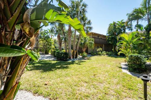 Family Style Beach Resort Condo On Quiet West End A104